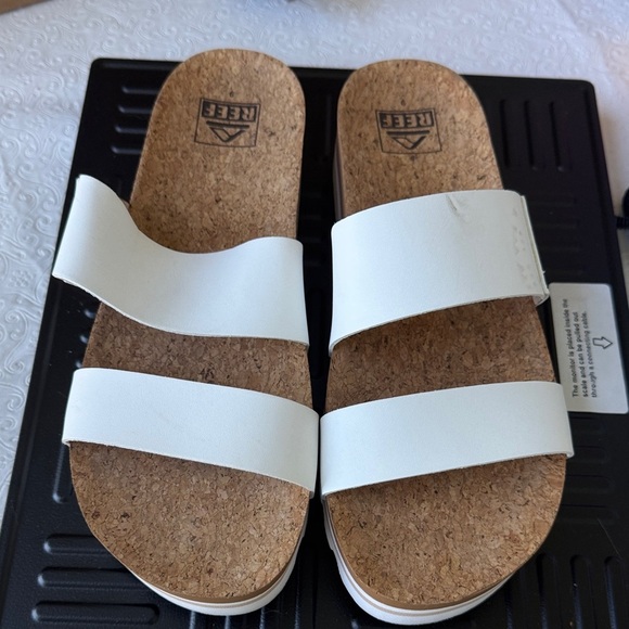 Reef Shoes - Reef White Sandals with Cork Footbed